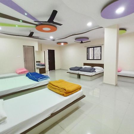Hotel Plaza Inn Rajpipla Exterior photo