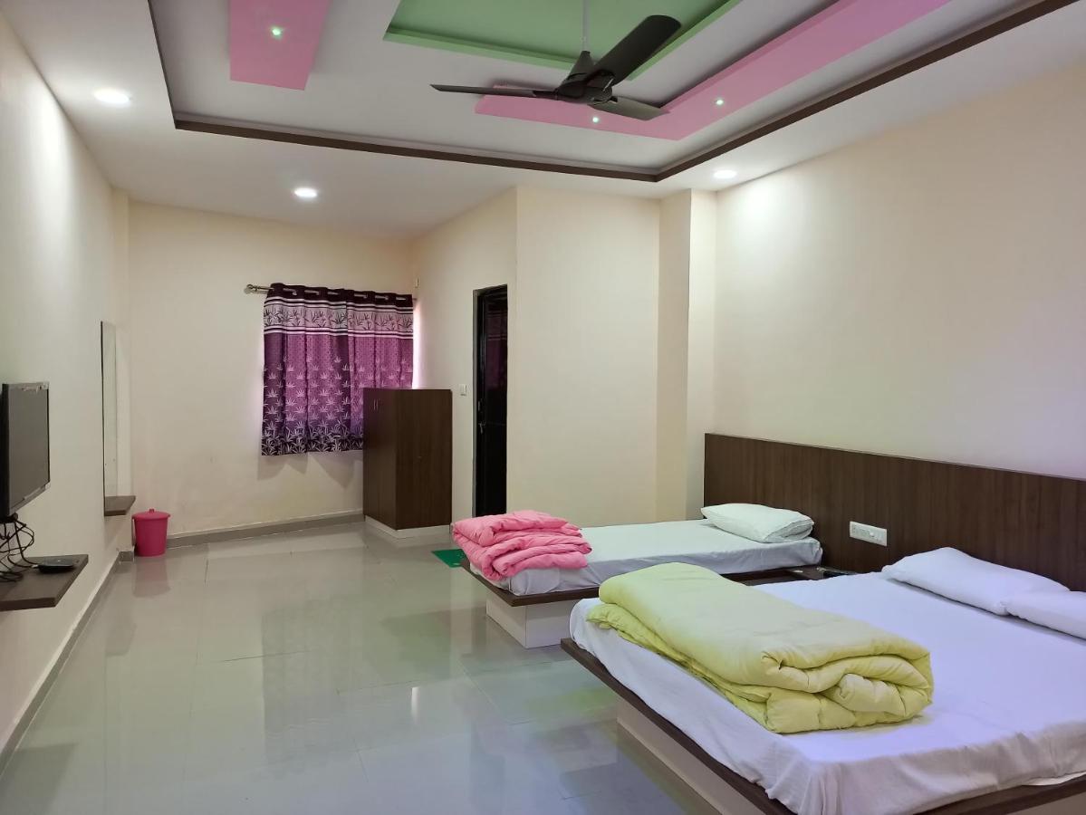 Hotel Plaza Inn Rajpipla Exterior photo