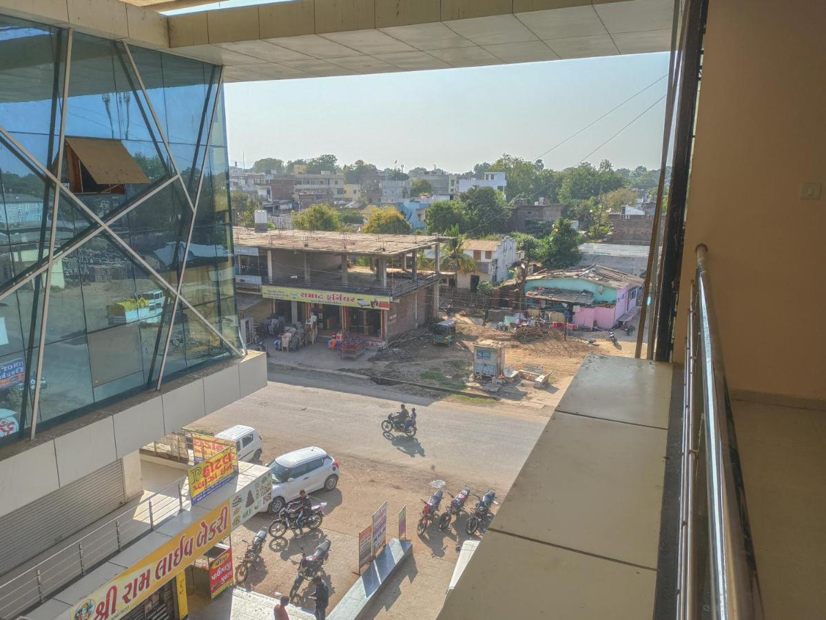 Hotel Plaza Inn Rajpipla Exterior photo