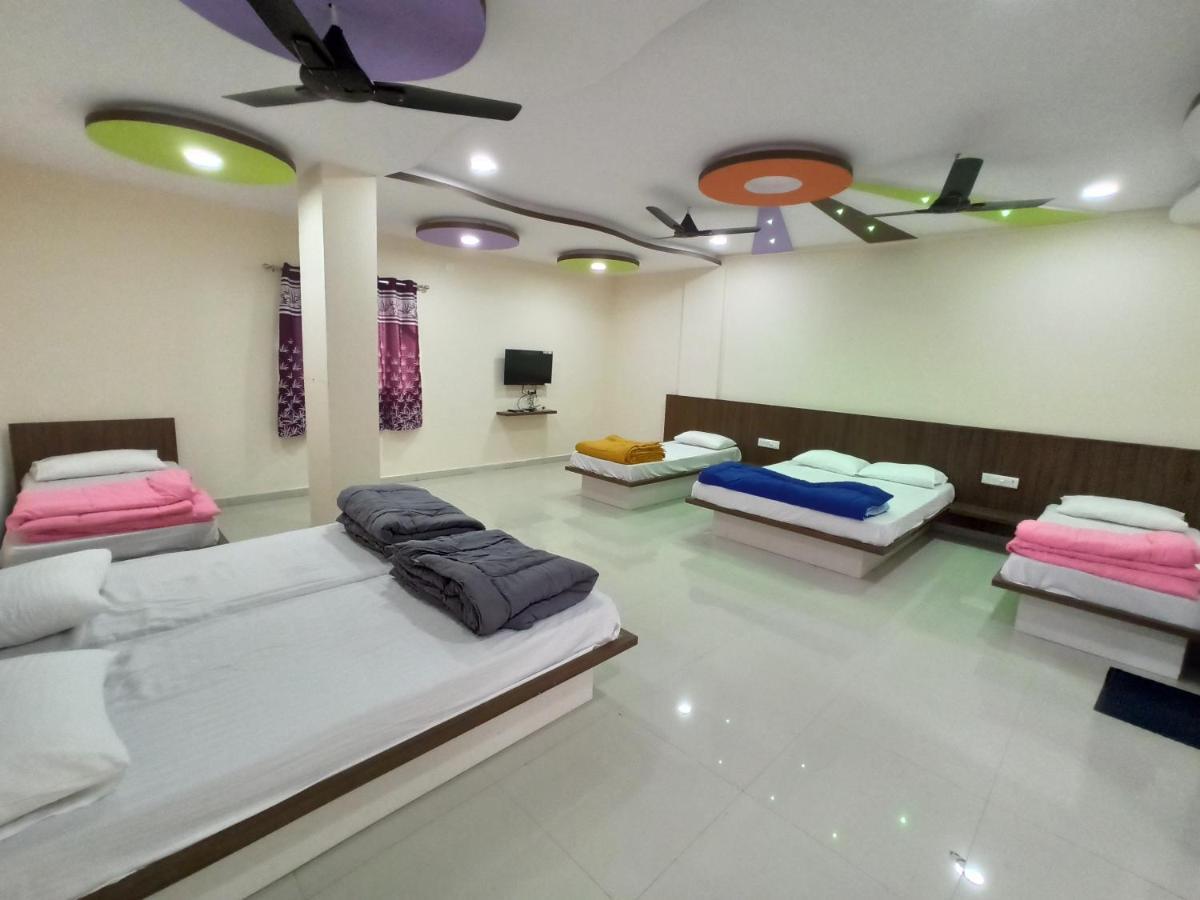 Hotel Plaza Inn Rajpipla Exterior photo